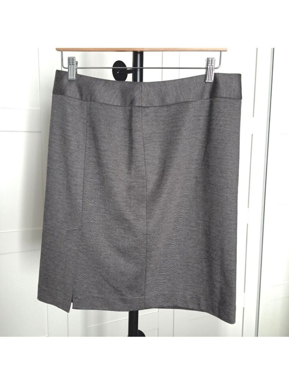 Ann Taylor LOFT Heather Gray Casual Skirt Travel Comfy Size 10 NWT